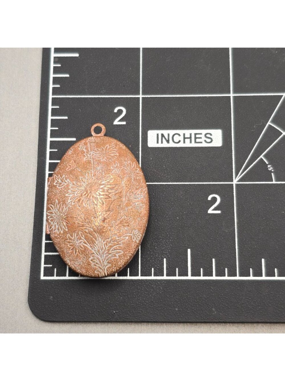 VTG Floral Engraved Oval Locket Pendant 1 5/8" Copper Alloy Art Nouveau Revival - Picture 8 of 10